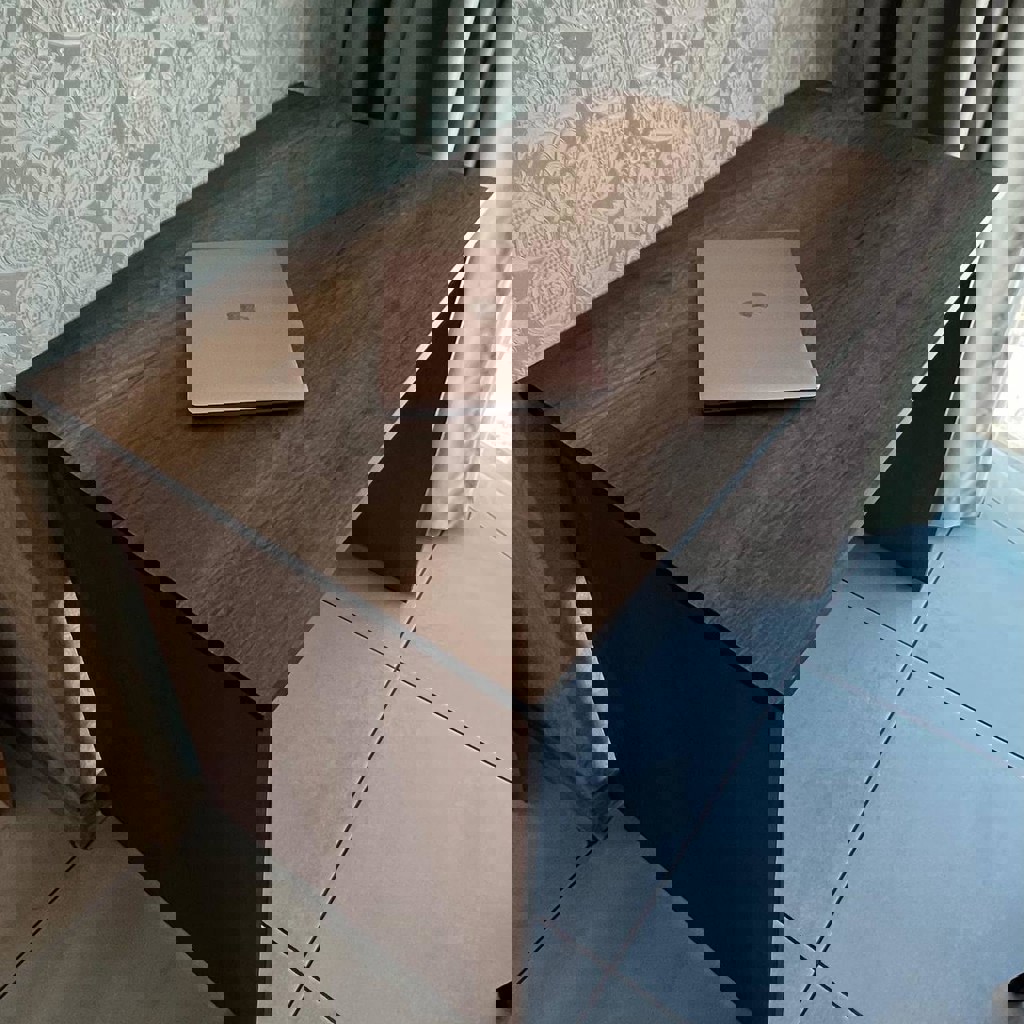 Письменный стол