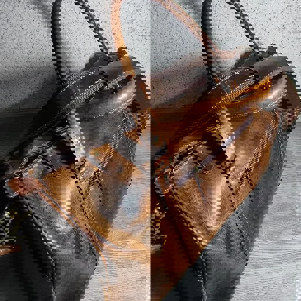 Сумка из кожи индийского буйвола