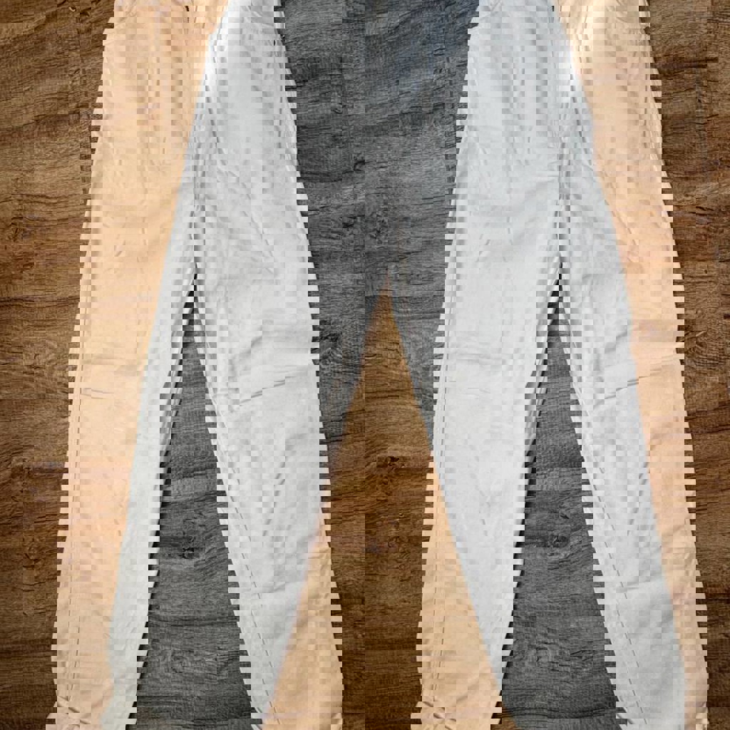 Белые джинсы