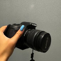 Камера Canon 600D - фото 2