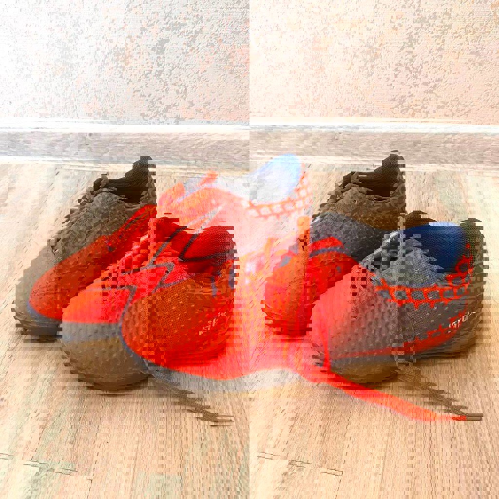 Футбольные бутсы Kinetix