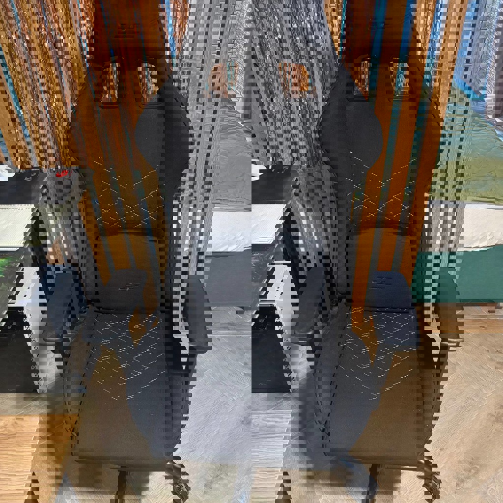 Игровое компьютерное кресло