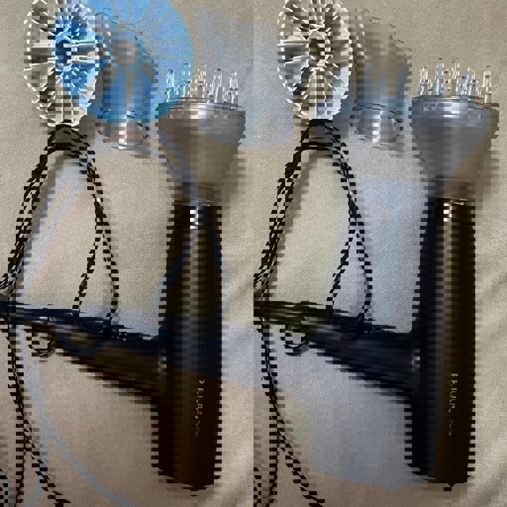 Фен Philips с ионизацией BHD360