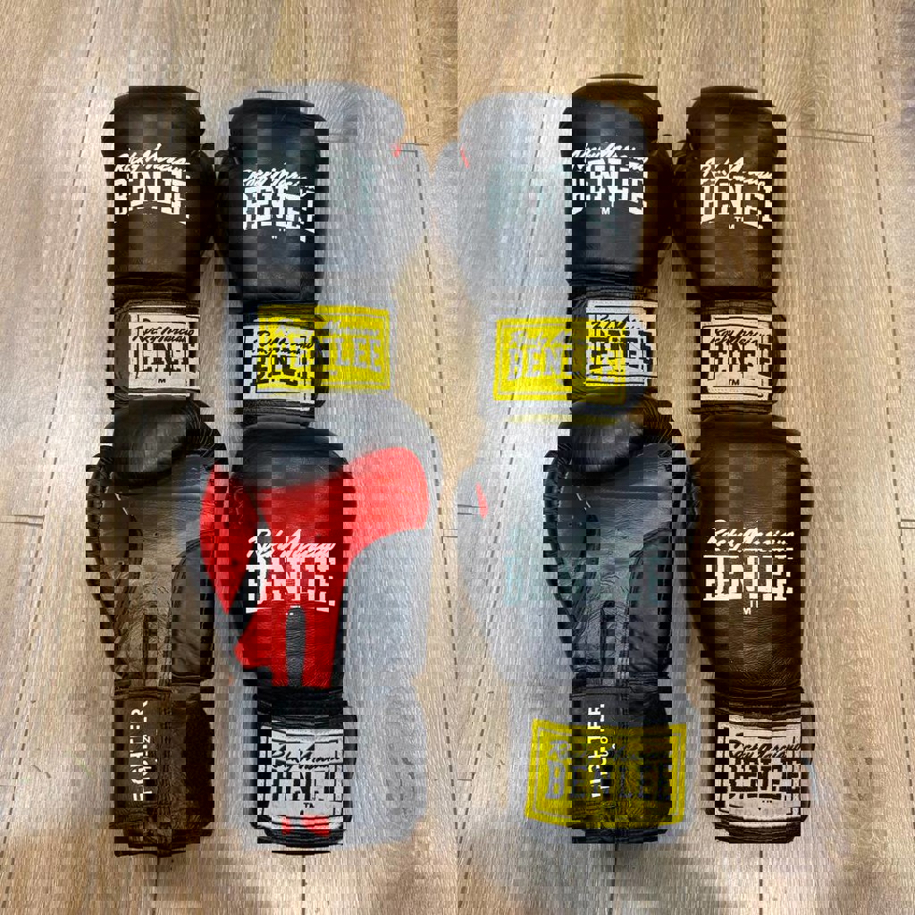 Кожаные боксерские перчатки