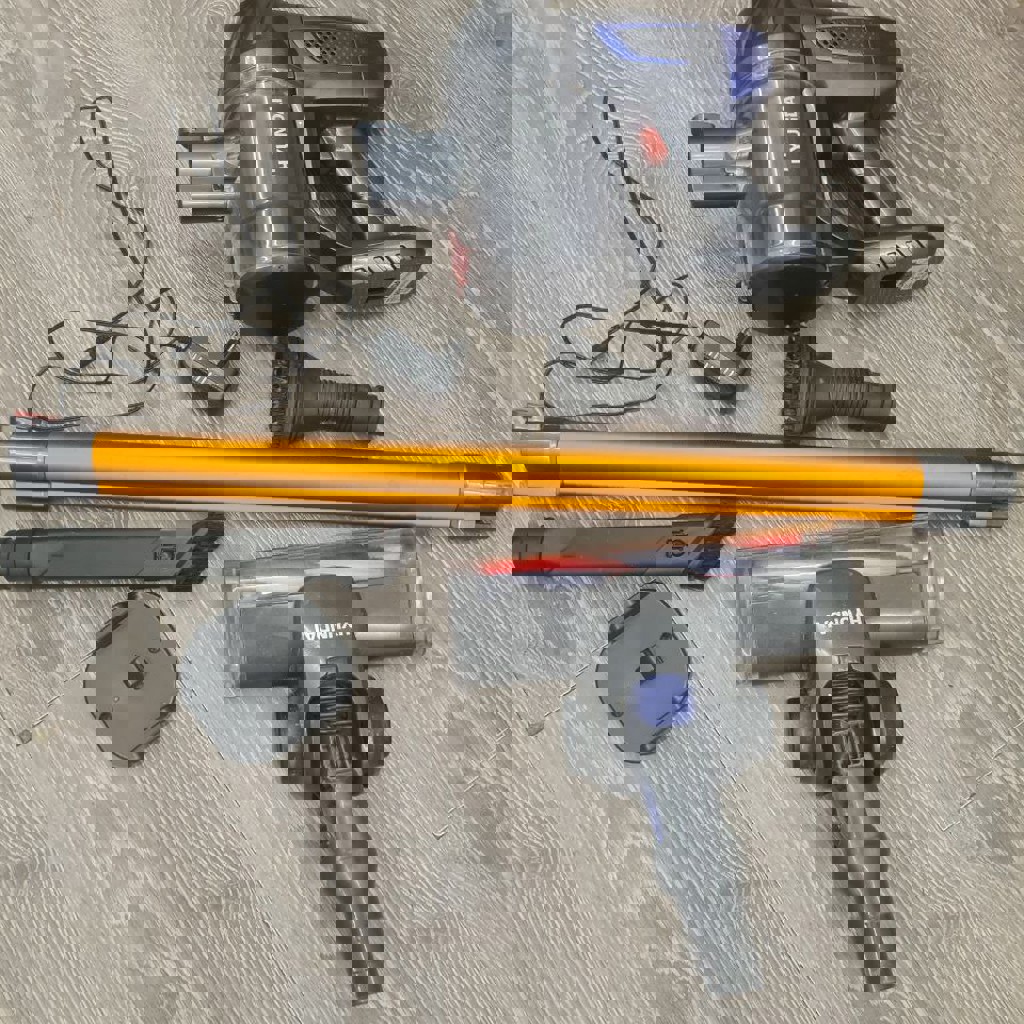 Аккумуляторный безпроводной пылесос Hyundai