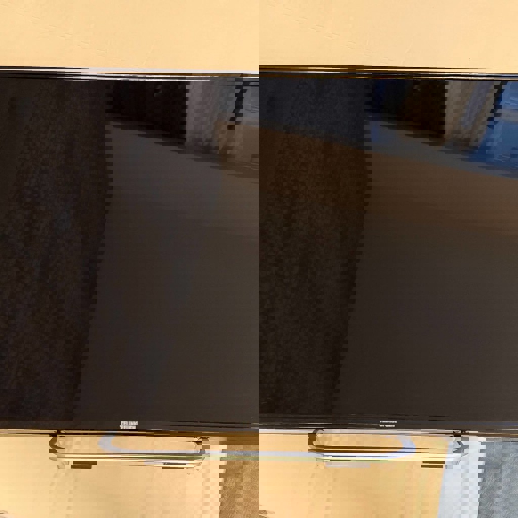 Smart телевизор Telefunken 43'