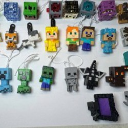 Фигурка Стив из Kinder Joy Minecraft - фото 2
