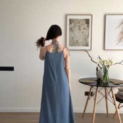 Коричневое платье с золотыми лепестками - фото 1