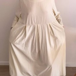 Коричневое платье с золотыми лепестками - фото 5