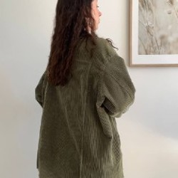 Зеленая вельветовая куртка-рубашка - фото 4