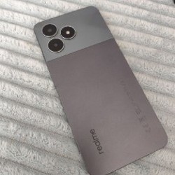 Телефон Realme - фото 2