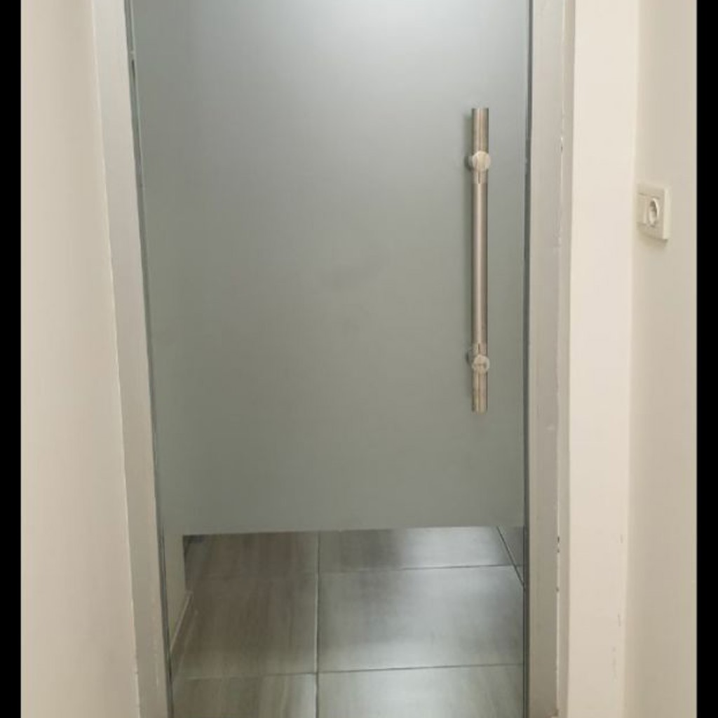 Двери с рамой