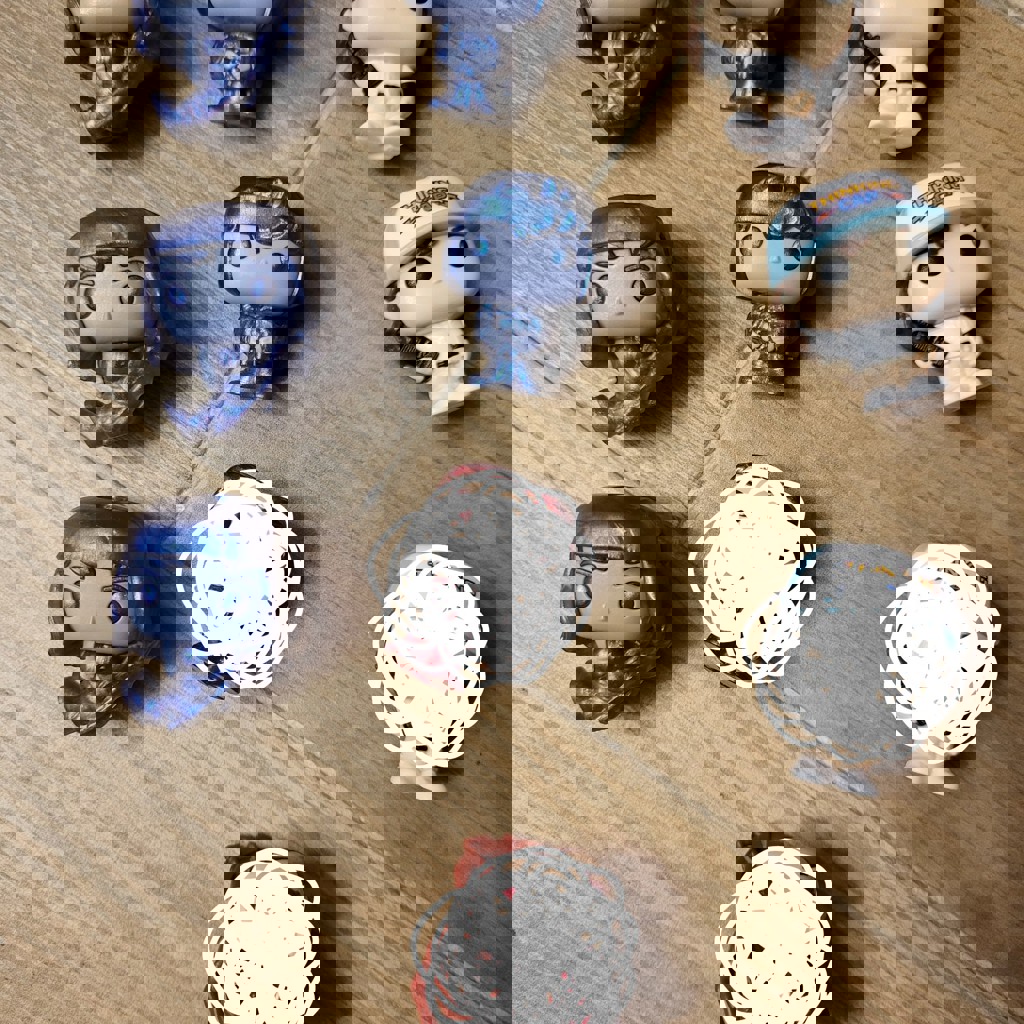 Фигурка Дастин с изнанки