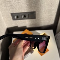 Солнцезащитные очки Louis Vuitton - фото 3