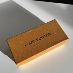 Солнцезащитные очки Louis Vuitton - фото 7