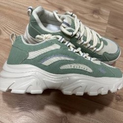 Новые кроссовки - фото 2