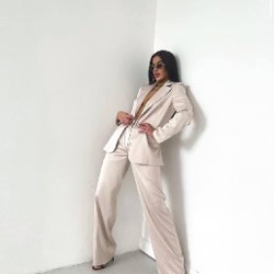 Бежевое платье - фото 1