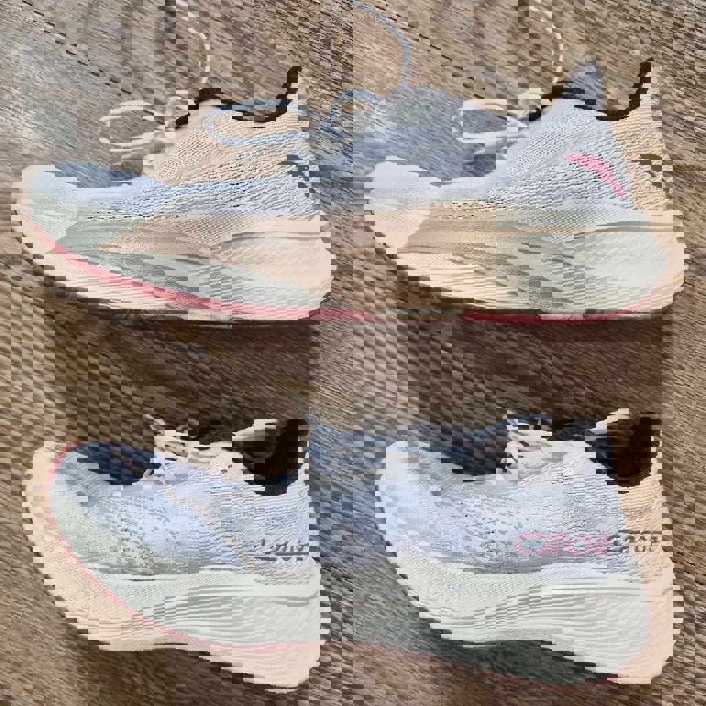 Кроссовки беговые Anta C202 женские