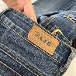 Джинсы-клеш женские - фото 4