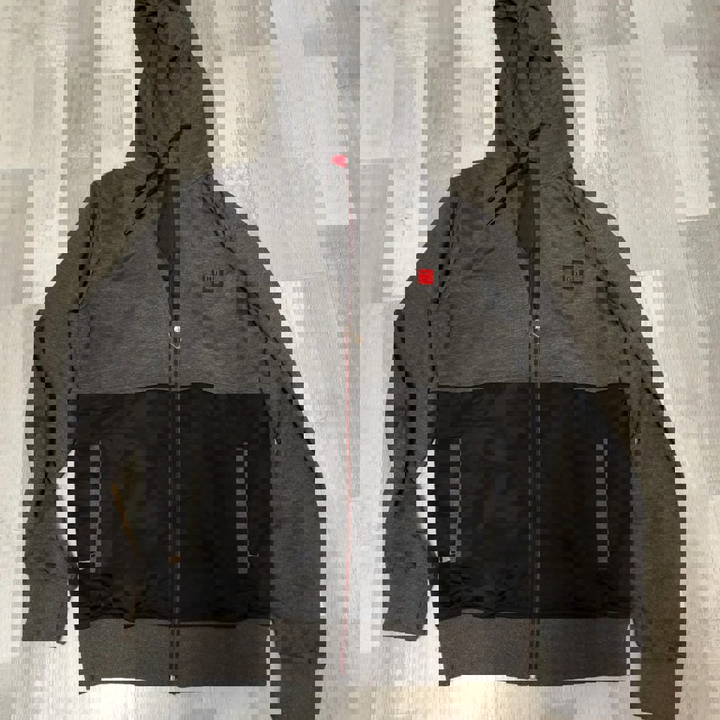 Мужской спортивный костюм