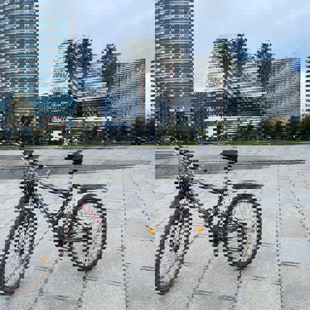 Велосипед серый