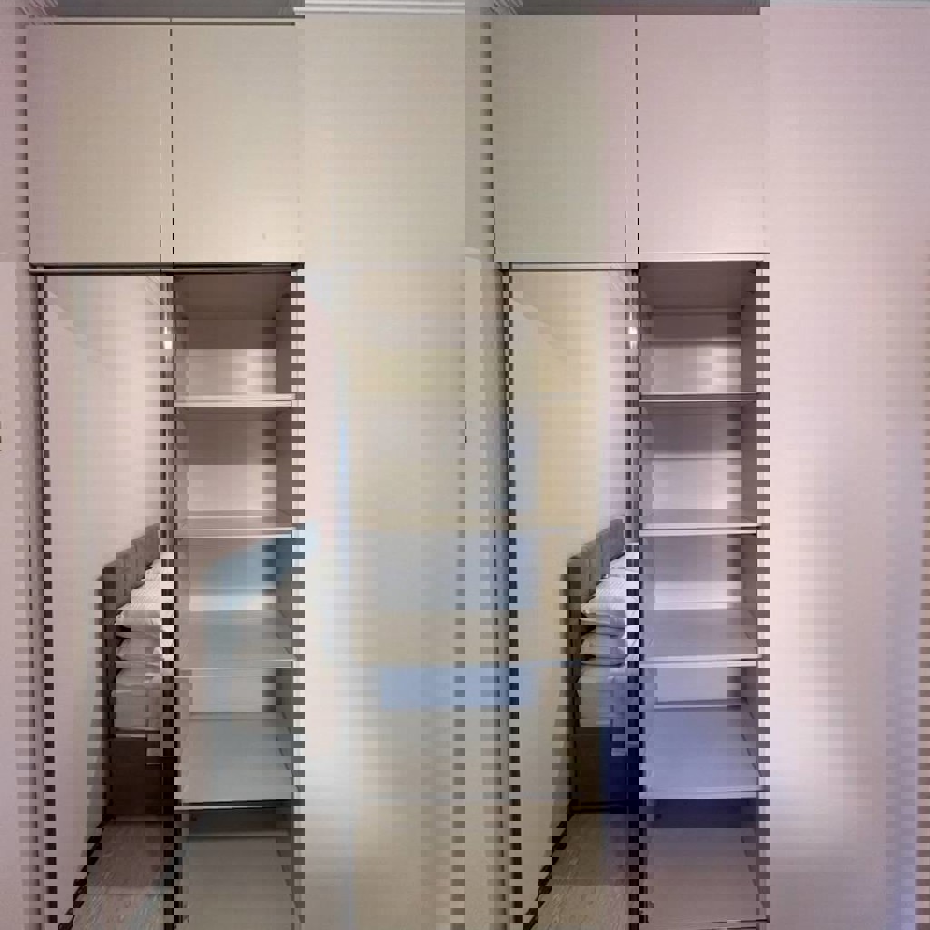 Шкаф-купе с зеркалом