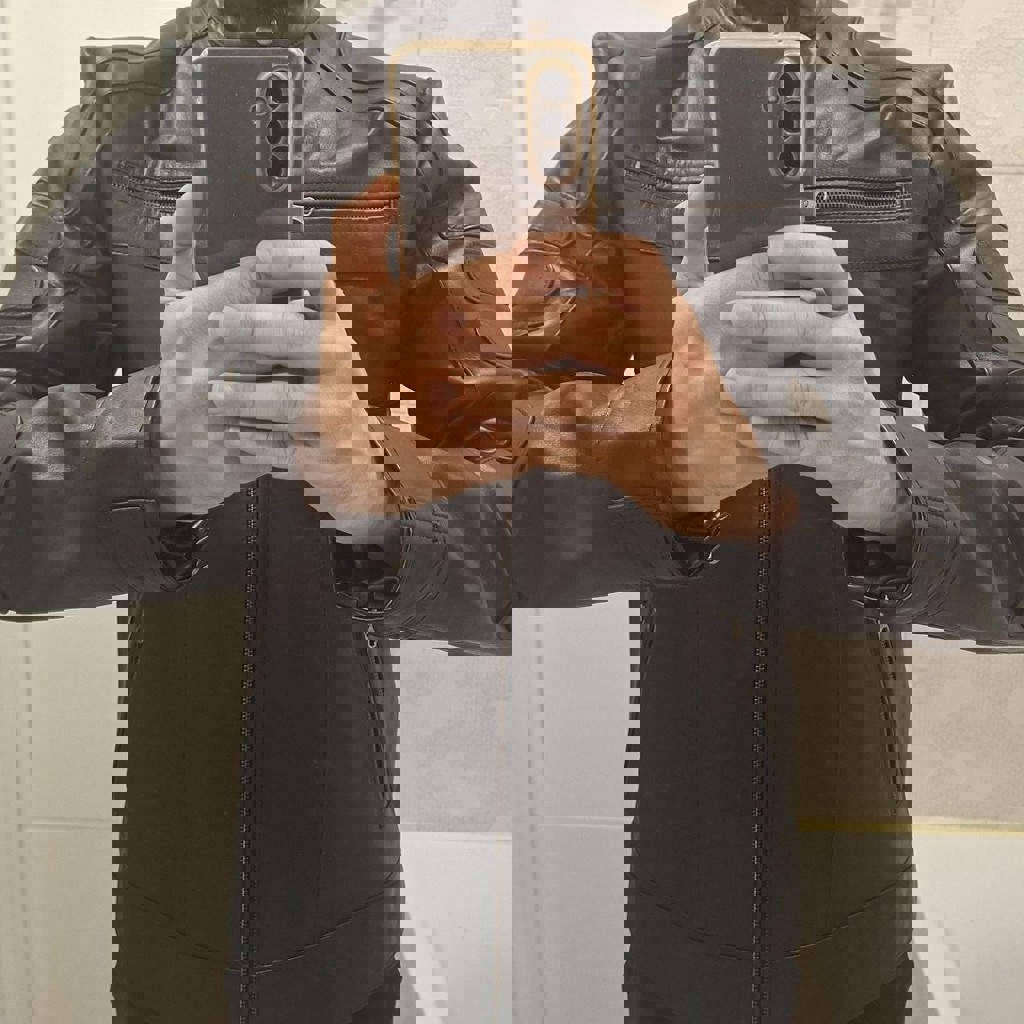 Кожаная куртка ручной работы