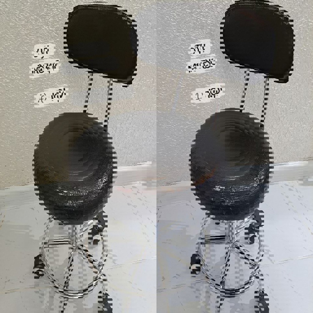 Стул на колёсиках