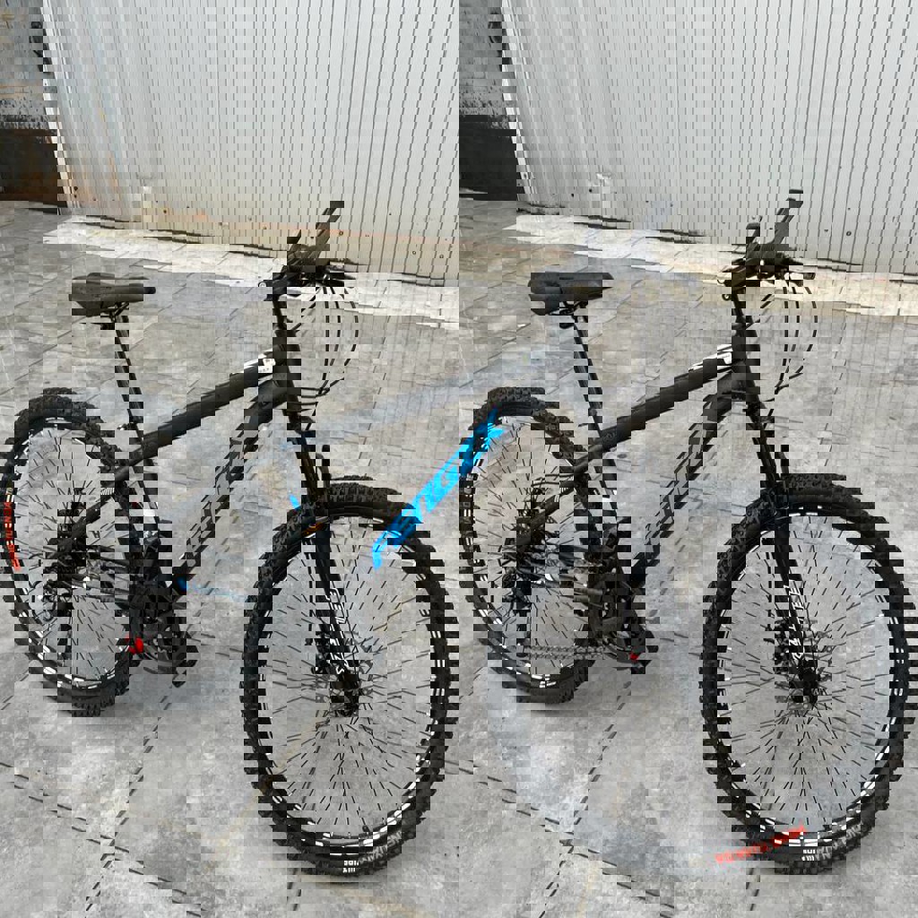 Чёрный велосипед