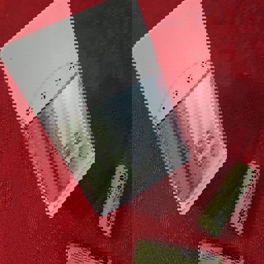 Зарядное устройство с аккумуляторами