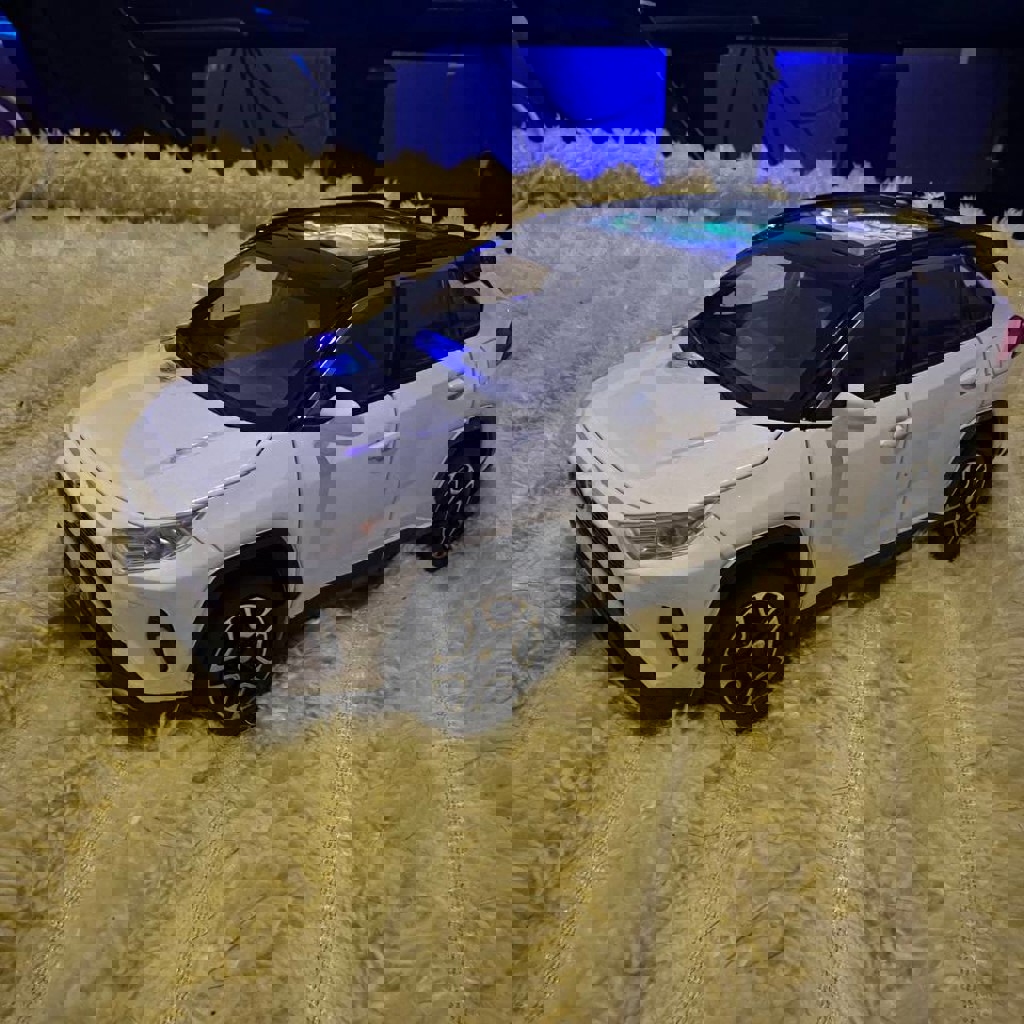 Машинка игрушечная