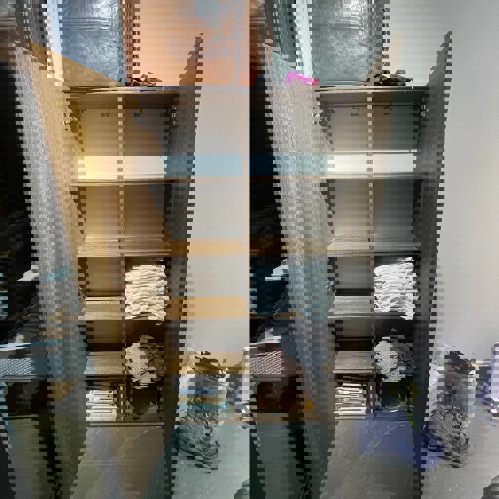 Шкаф небольшой