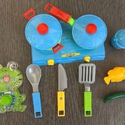 Плита с кастрюлей и сковородкой - фото 3