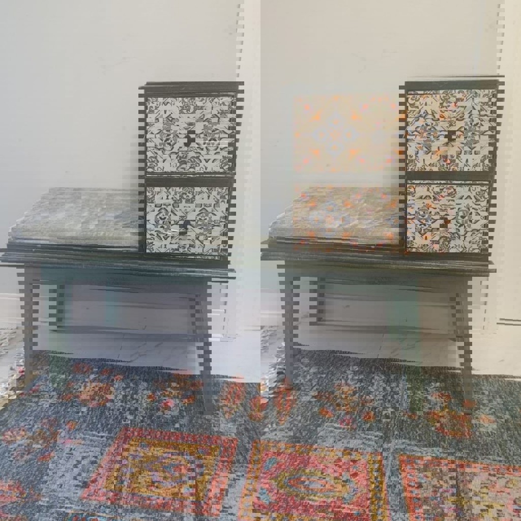 Шкаф в деревенском стиле