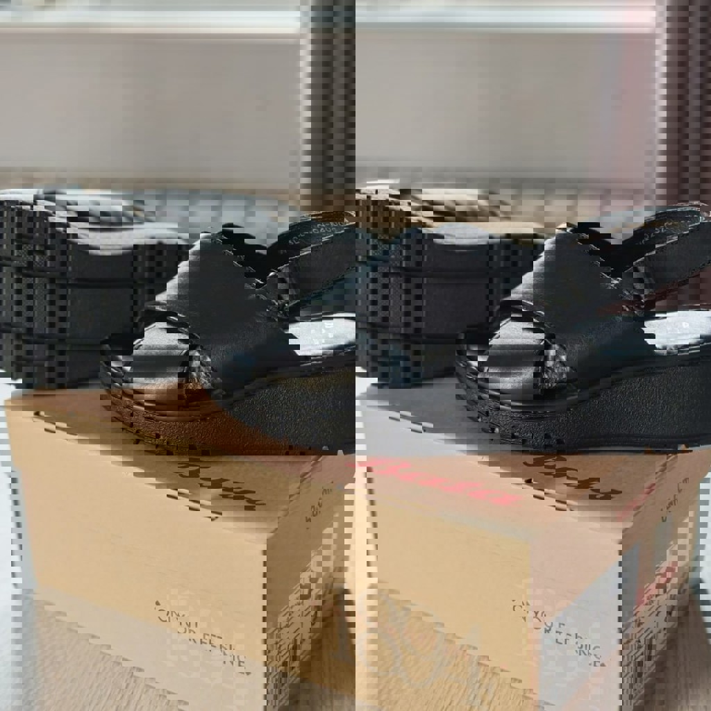 Сандалии Bata