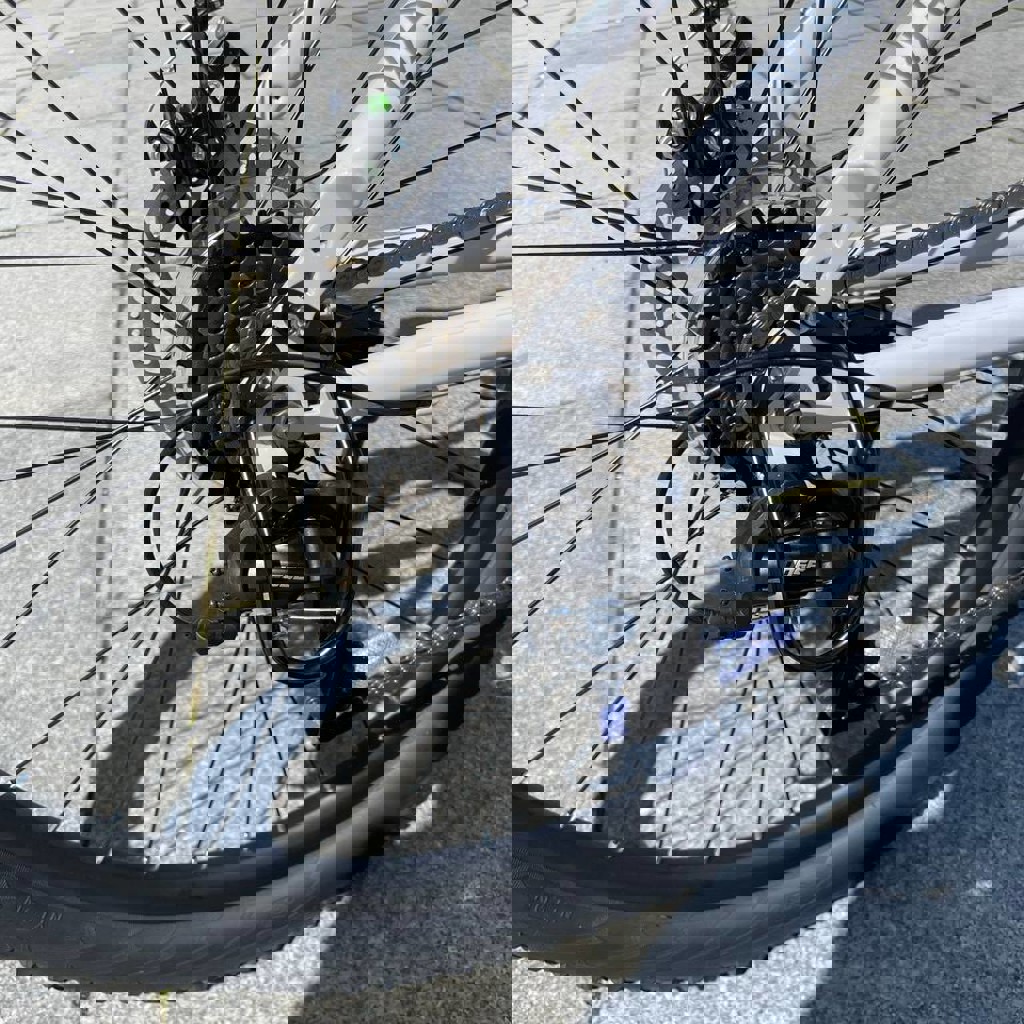 Чёрный велосипед