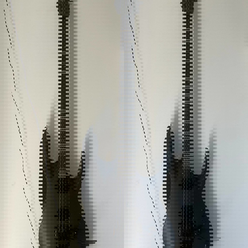 Электрогитара