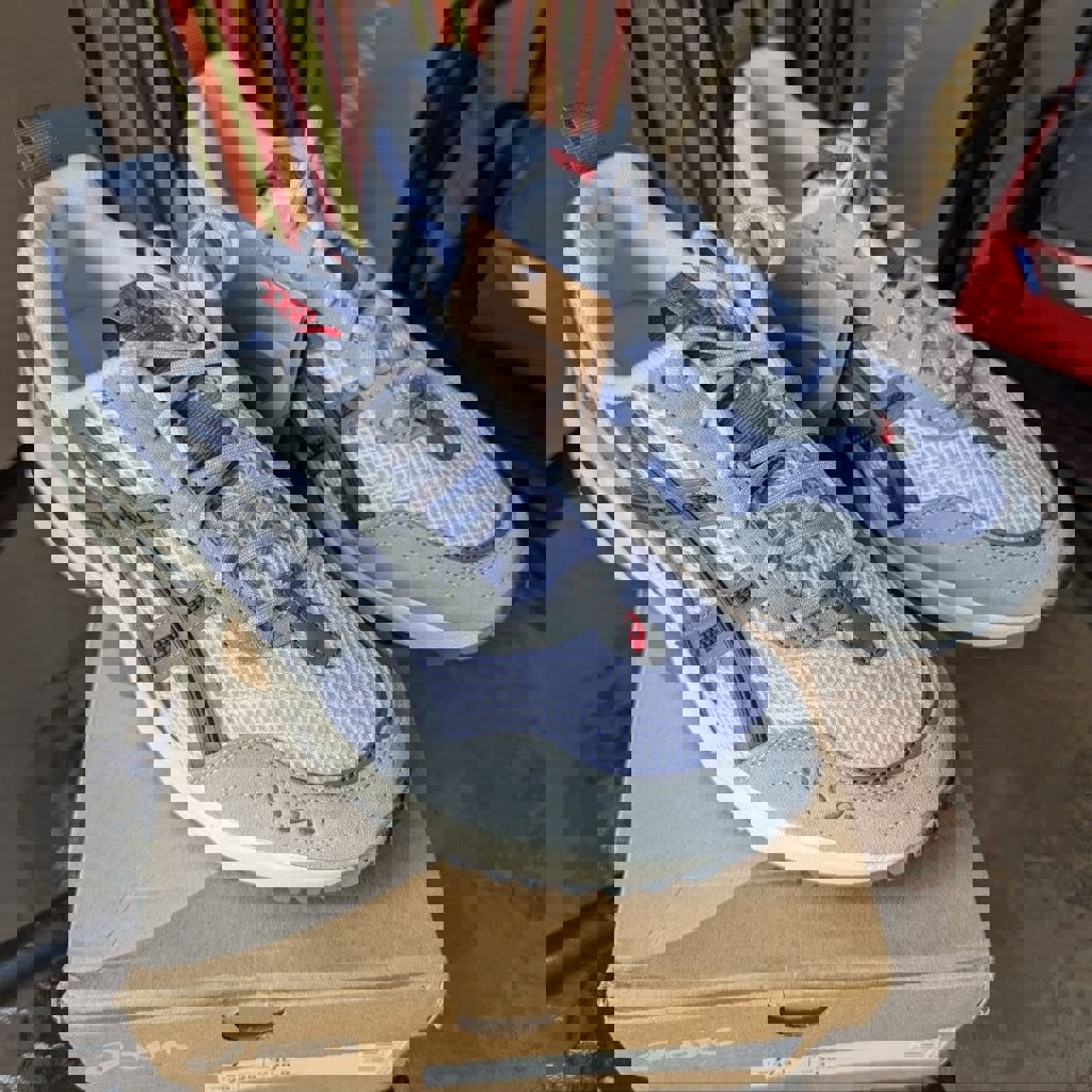 Кроссовки ASICS GEL-1090v2