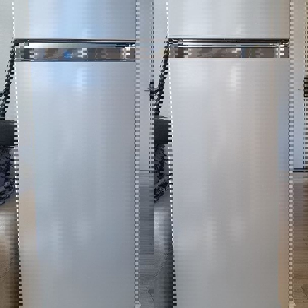 Холодильник Hisense