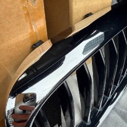 Передние решетки BMW 530i - фото 1