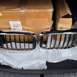 Передние решетки BMW 530i - фото 4