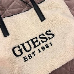 Плюшевая сумка-шоппер Guess - фото 2