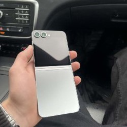 Samsung Z Flip 6 - фото 4