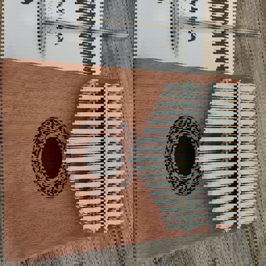 Калимба деревянная с самоучителем