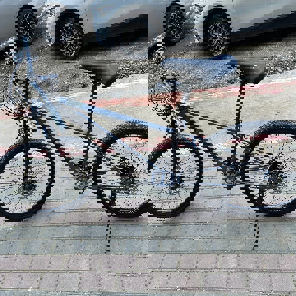 Черный велосипед