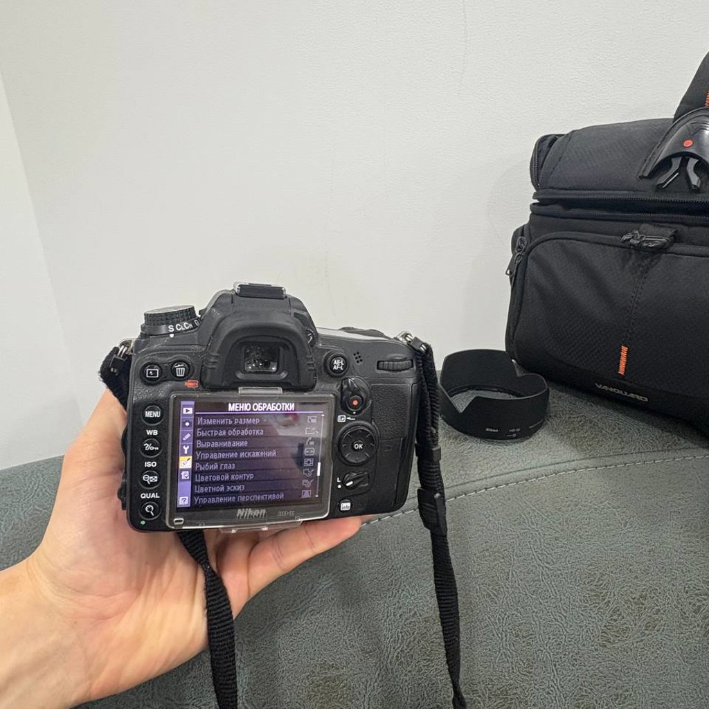 Зеркальный фотоаппарат Nikon D7000