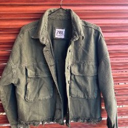 Черная куртка - фото 1