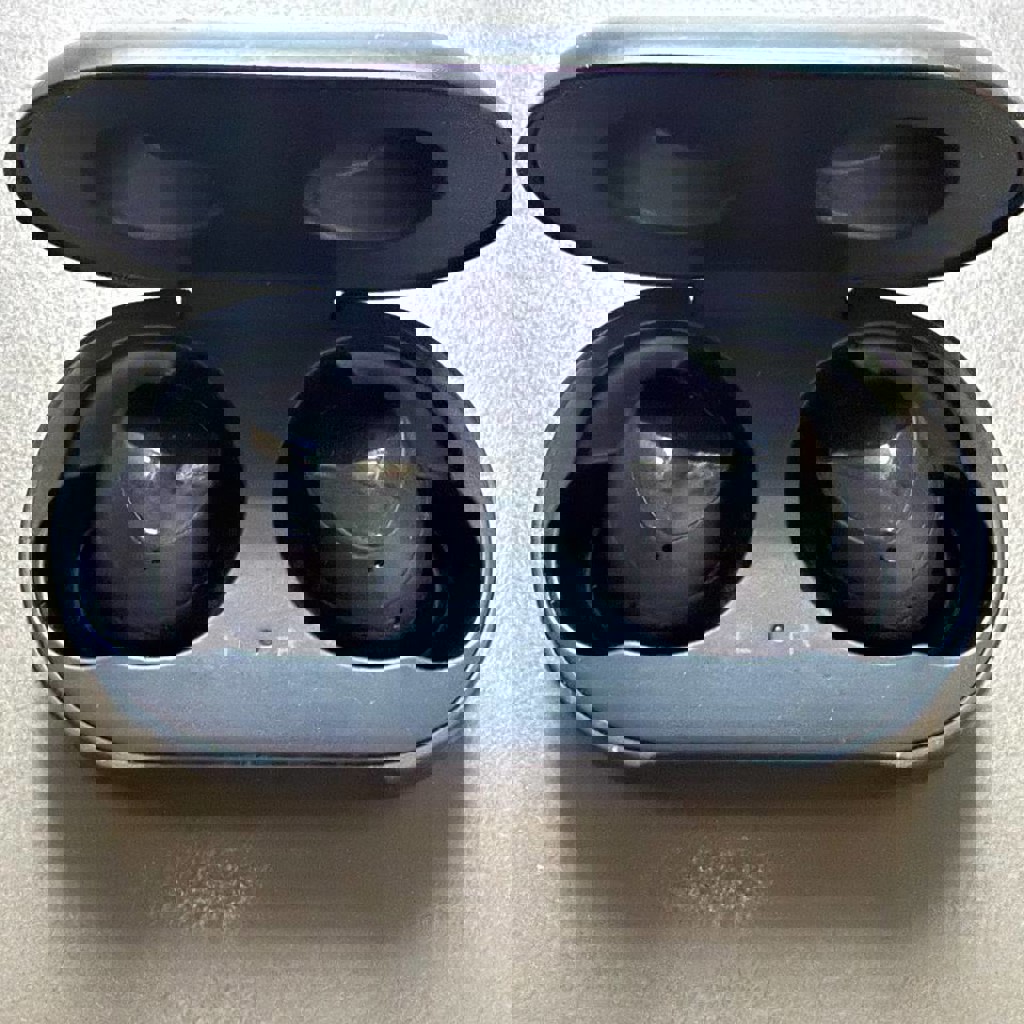 Беспроводные наушники Galaxy Buds