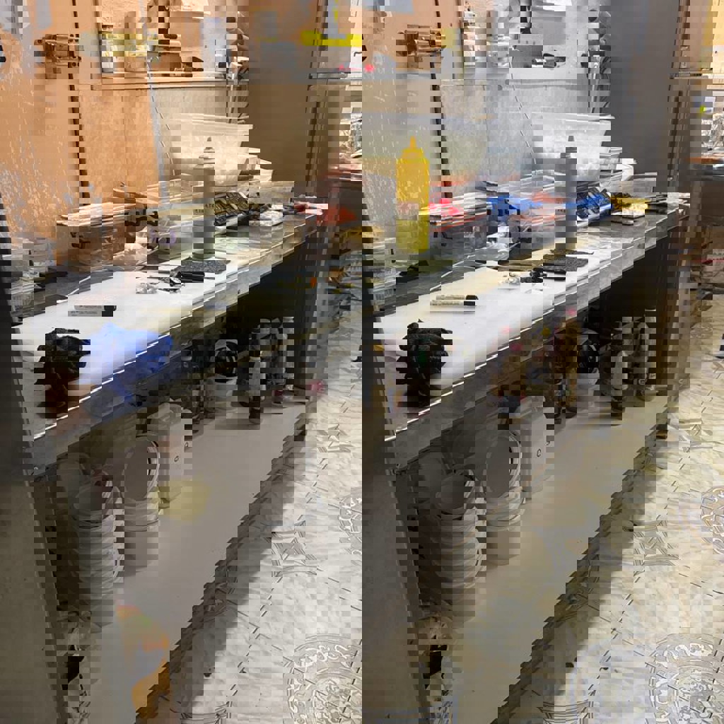 Стол кухонный из нержавеющей стали