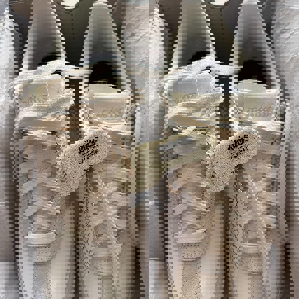 Кроссовки adidas